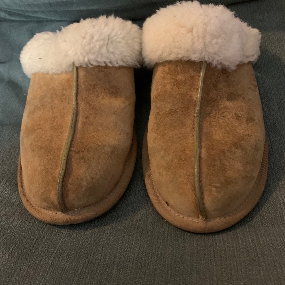 COPY - Ugg slippers
